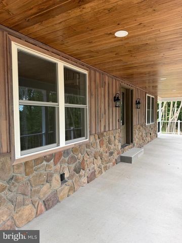 114 DRIPPING SPRING RD, Morgantown, WV 26508
