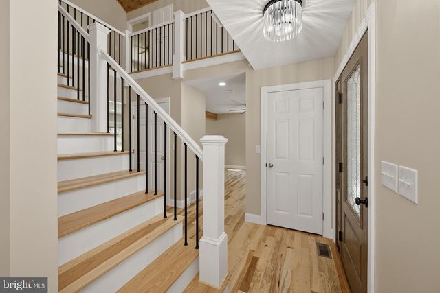 114 DRIPPING SPRING RD, Morgantown, WV 26508