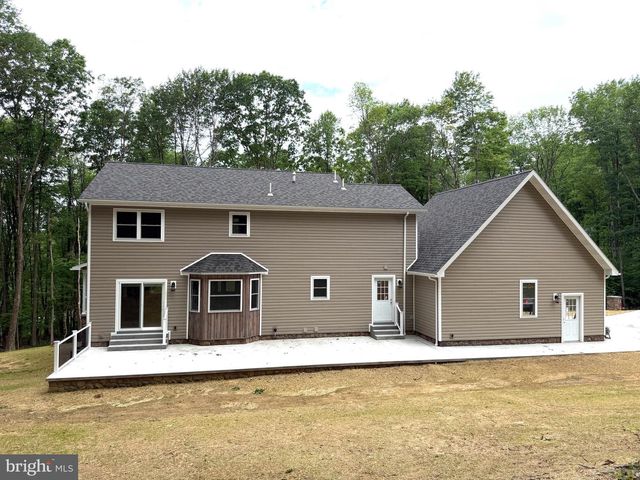 114 DRIPPING SPRING RD, Morgantown, WV 26508