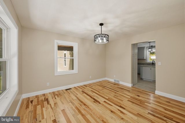 114 DRIPPING SPRING RD, Morgantown, WV 26508