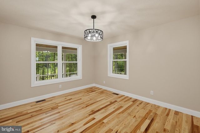 114 DRIPPING SPRING RD, Morgantown, WV 26508
