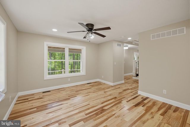 114 DRIPPING SPRING RD, Morgantown, WV 26508