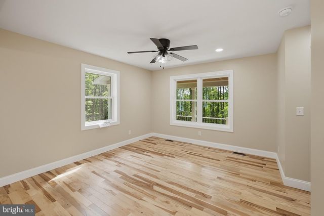 114 DRIPPING SPRING RD, Morgantown, WV 26508