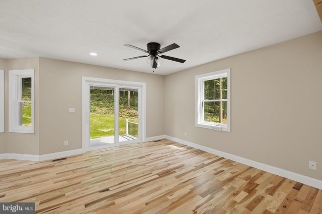 114 DRIPPING SPRING RD, Morgantown, WV 26508