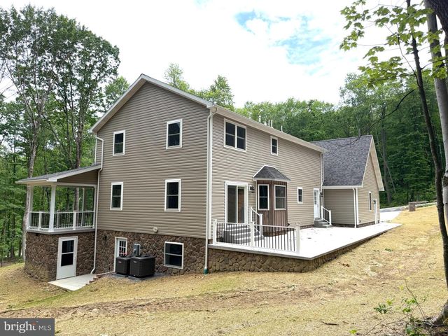 114 DRIPPING SPRING RD, Morgantown, WV 26508