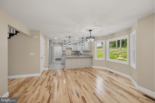 114 DRIPPING SPRING RD, Morgantown, WV 26508