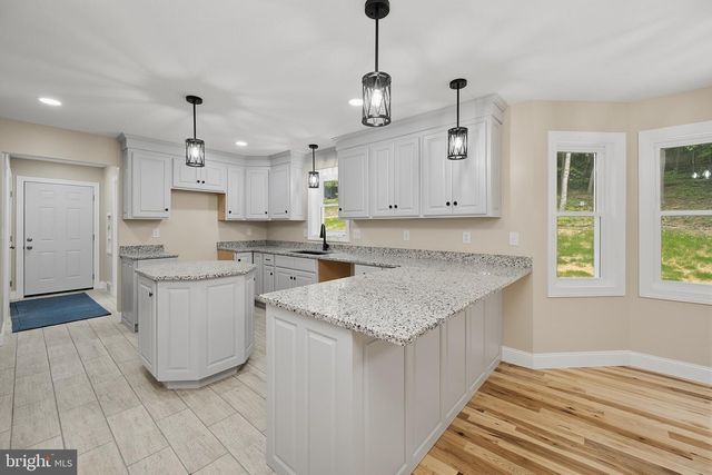 114 DRIPPING SPRING RD, Morgantown, WV 26508