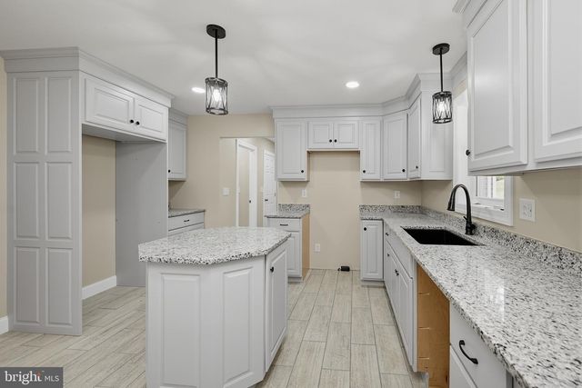 114 DRIPPING SPRING RD, Morgantown, WV 26508