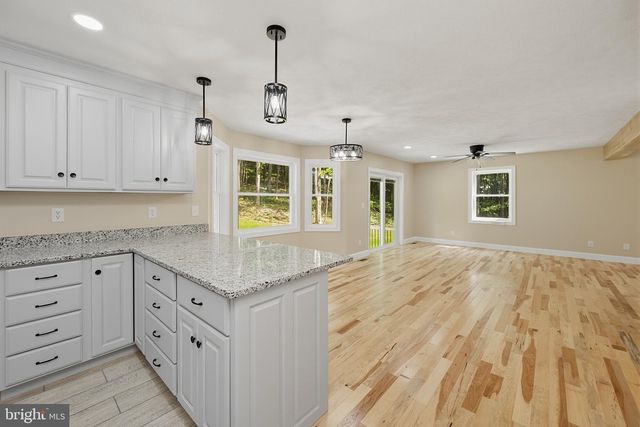 114 DRIPPING SPRING RD, Morgantown, WV 26508