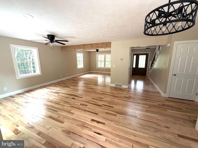114 DRIPPING SPRING RD, Morgantown, WV 26508