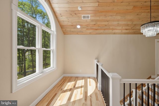 114 DRIPPING SPRING RD, Morgantown, WV 26508