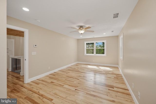 114 DRIPPING SPRING RD, Morgantown, WV 26508