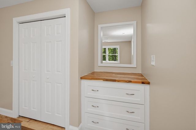 114 DRIPPING SPRING RD, Morgantown, WV 26508