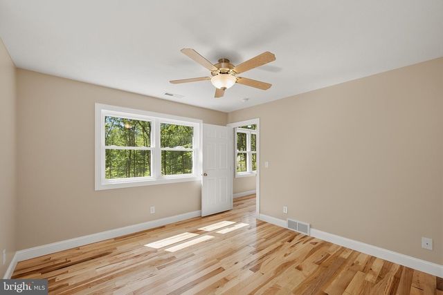 114 DRIPPING SPRING RD, Morgantown, WV 26508
