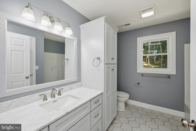 114 DRIPPING SPRING RD, Morgantown, WV 26508