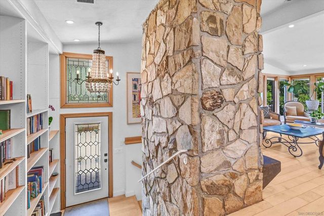 9460 Haley Lane, La Mesa, CA 91941