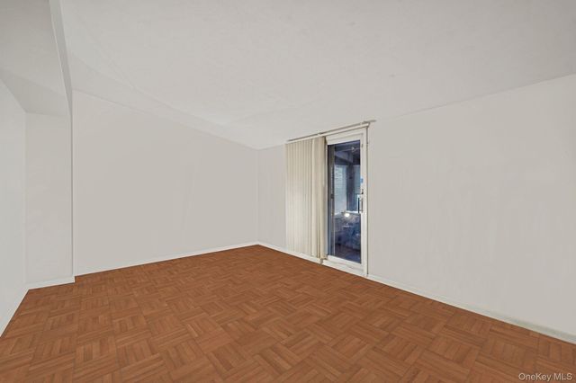 31 Cabin Lane, East Setauket, NY 11733