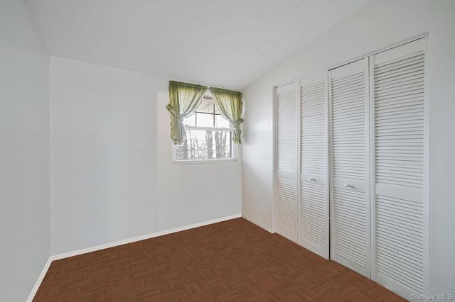 31 Cabin Lane, East Setauket, NY 11733