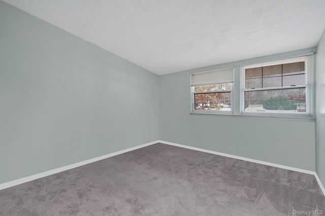 31 Cabin Lane, East Setauket, NY 11733