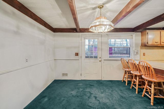 31 Cabin Lane, East Setauket, NY 11733