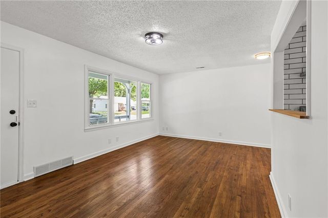 3605 52nd Terrace, Kansas City, MO 64119