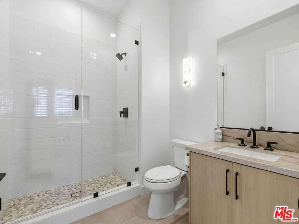 Image 27 of property listing at 12061 N Northstar Lane, Porter Ranch, CA 91326