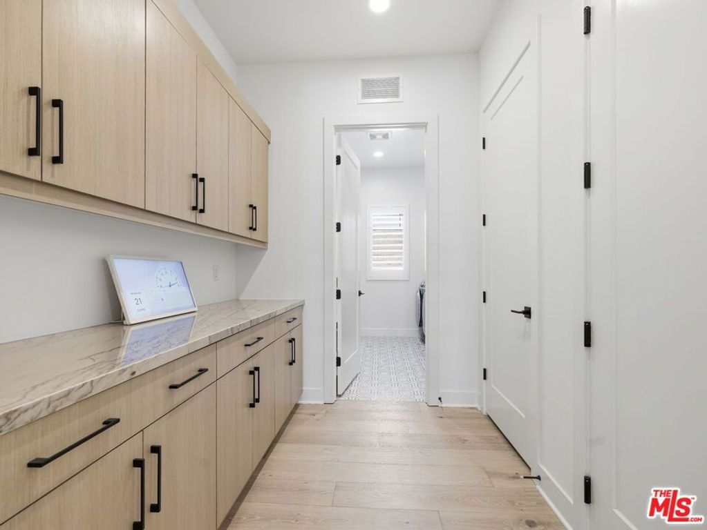 Image 35 of property listing at 12061 N Northstar Lane, Porter Ranch, CA 91326