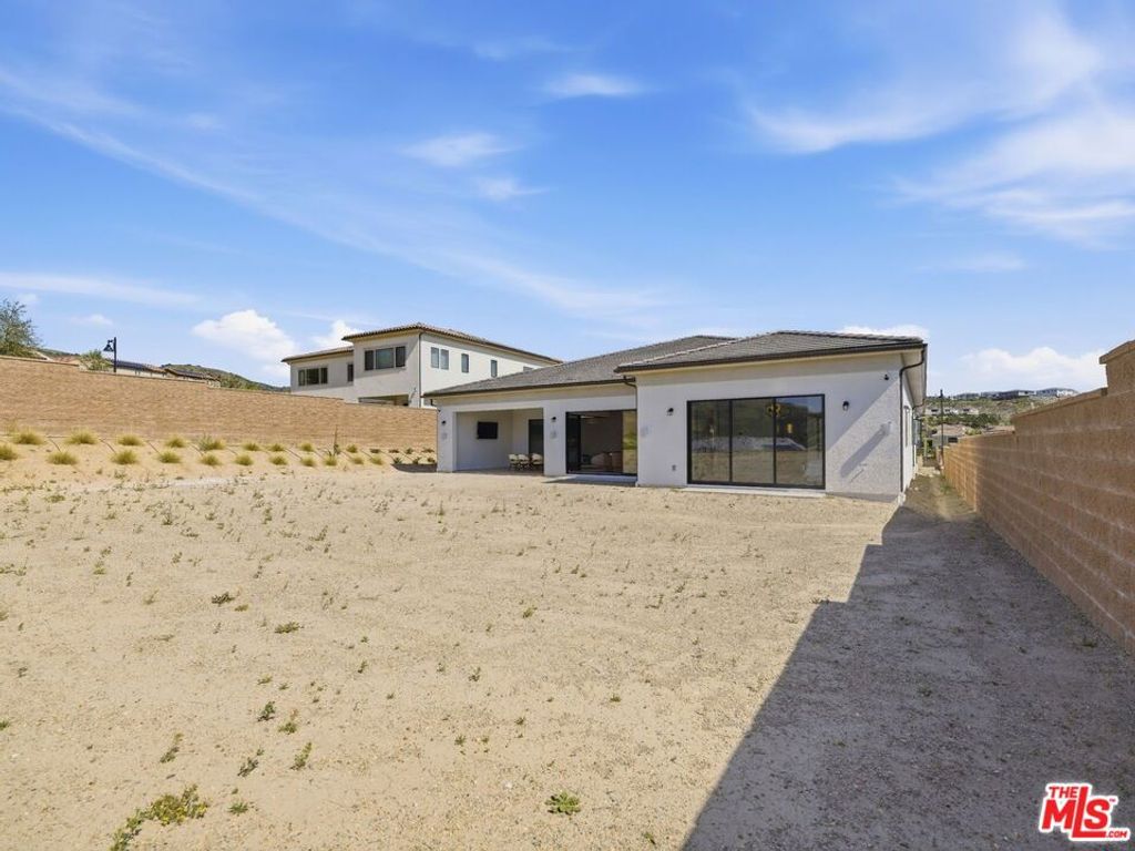 Image 46 of property listing at 12061 N Northstar Lane, Porter Ranch, CA 91326