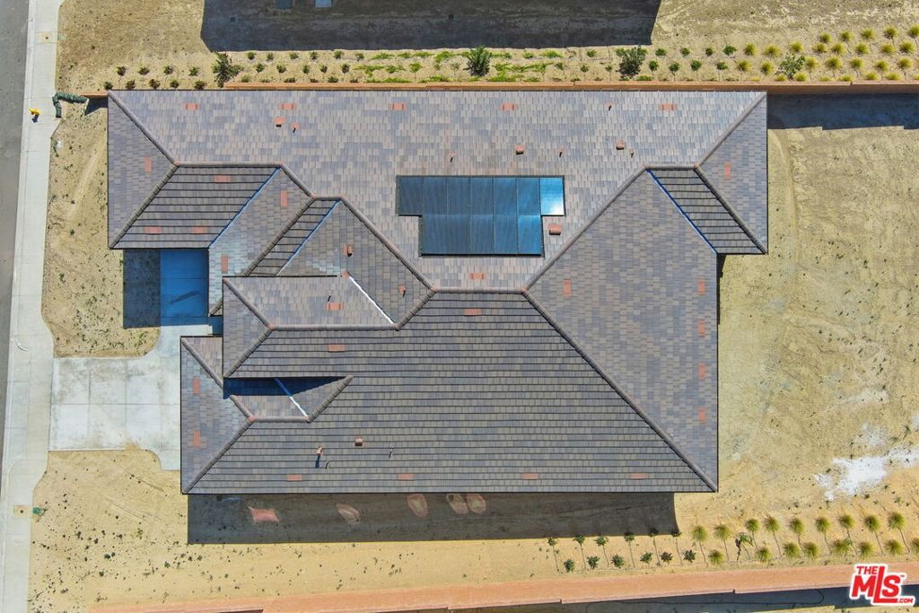 Image 49 of property listing at 12061 N Northstar Lane, Porter Ranch, CA 91326