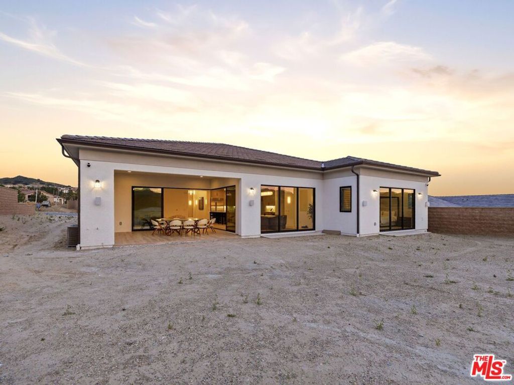 Image 54 of property listing at 12061 N Northstar Lane, Porter Ranch, CA 91326