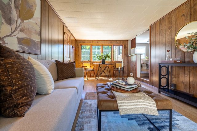 823 Chestnut Bnd, Webster, NY 14580