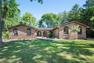 31034 Berryhill Street, Farmington, MI 48331