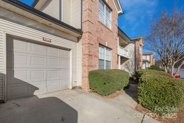 7325 Michaels Landing Drive, Charlotte, NC 28262