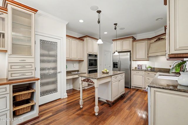 10 Walling Grove Road, Beaufort, SC 29907