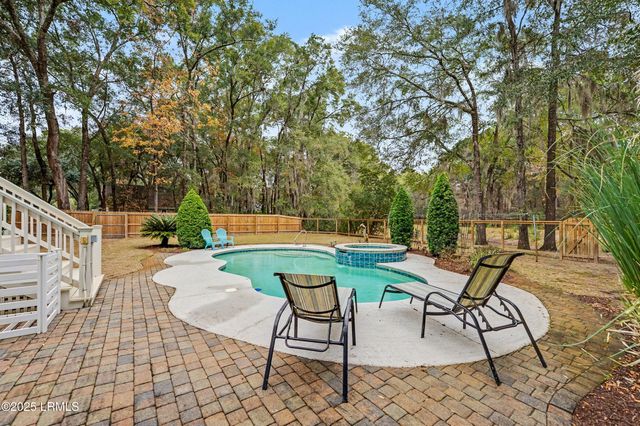 10 Walling Grove Road, Beaufort, SC 29907