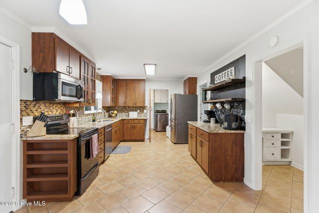 230 Greenwich Lane, Wilmington, NC 28409