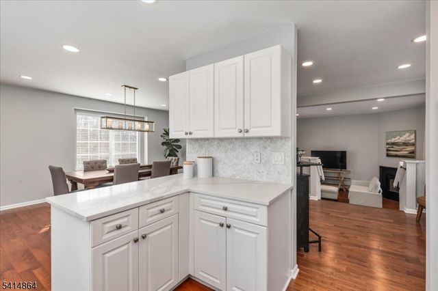 40 Primrose Ln, Long Hill Twp., NJ 07933