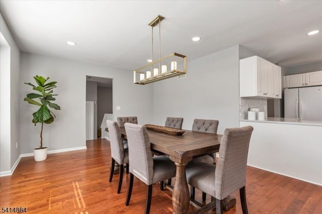 40 Primrose Ln, Long Hill Twp., NJ 07933