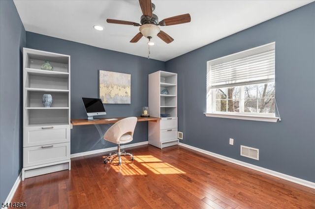 40 Primrose Ln, Long Hill Twp., NJ 07933