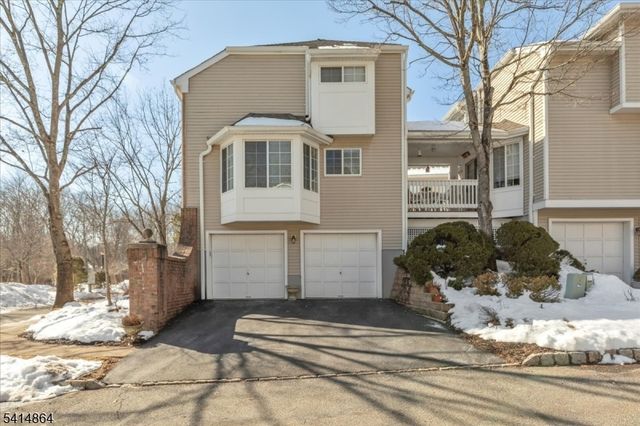 40 Primrose Ln, Long Hill Twp., NJ 07933