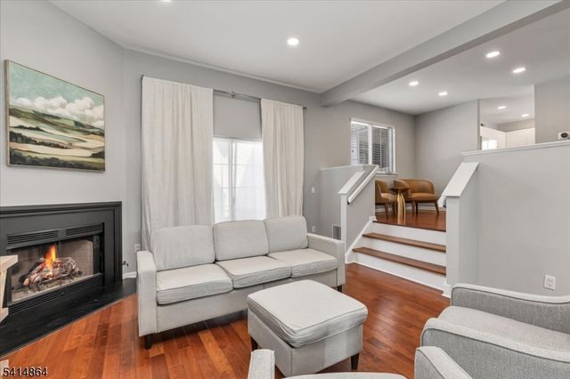 40 Primrose Ln, Long Hill Twp., NJ 07933