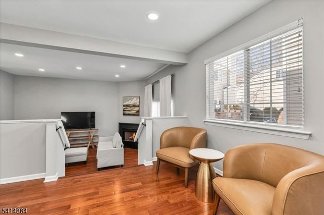 40 Primrose Ln, Long Hill Twp., NJ 07933