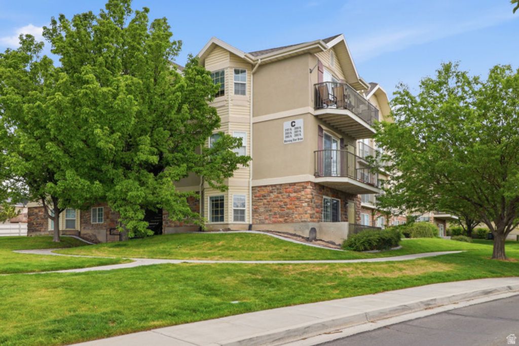 Image 1 of property listing at 2083 N MORNING STAR DR, Saratoga Springs, UT 84045
