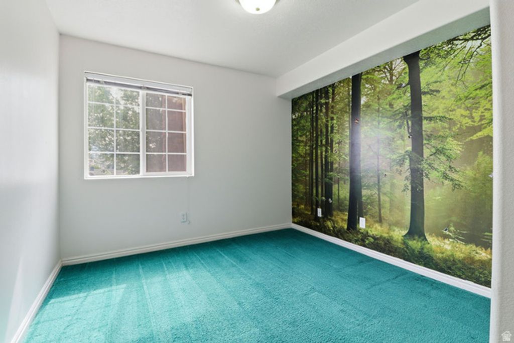 Image 21 of property listing at 2083 N MORNING STAR DR, Saratoga Springs, UT 84045