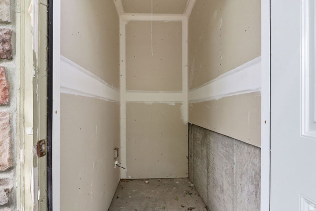 Image 24 of property listing at 2083 N MORNING STAR DR, Saratoga Springs, UT 84045