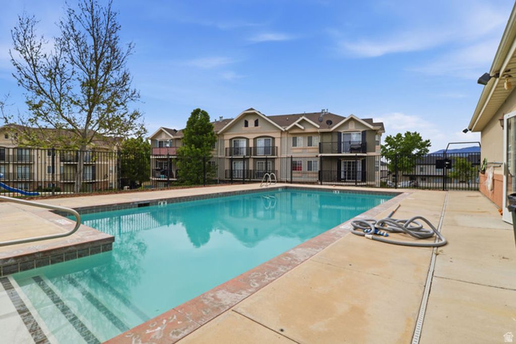 Image 27 of property listing at 2083 N MORNING STAR DR, Saratoga Springs, UT 84045