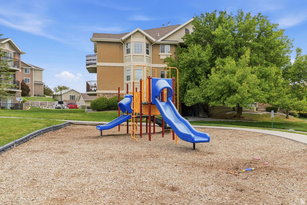 Image 28 of property listing at 2083 N MORNING STAR DR, Saratoga Springs, UT 84045