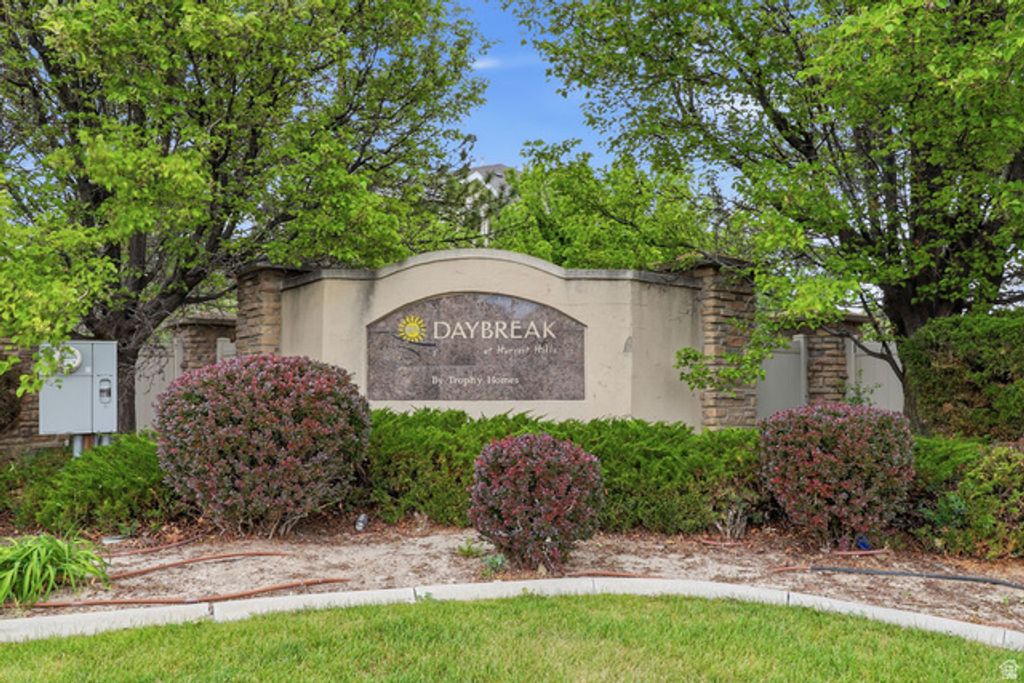 Image 33 of property listing at 2083 N MORNING STAR DR, Saratoga Springs, UT 84045