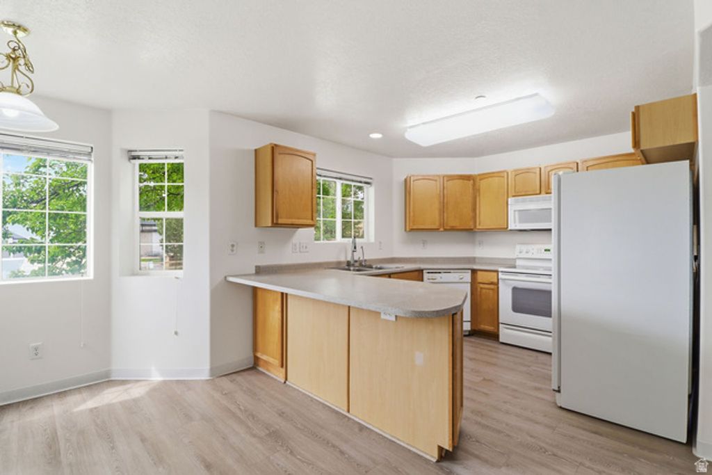 Image 9 of property listing at 2083 N MORNING STAR DR, Saratoga Springs, UT 84045