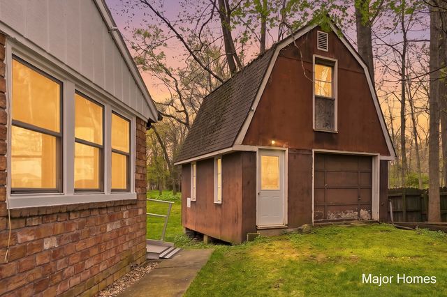 3907 Tioga Drive SW, Wyoming, MI 49519
